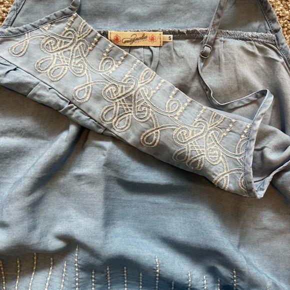 Keep It Sweet Chambray embroidered tank - Picture 3 of 6